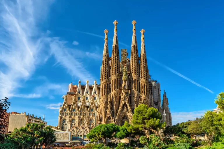 Read more about the article History of sagrada familia church – सागरदा फ़मिलिया चर्च का इतिहास