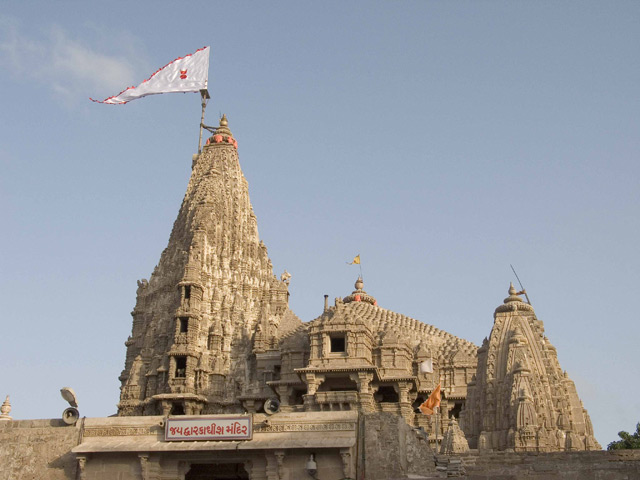 Read more about the article द्वारकाधीश मंदिर का इतिहास – History of dwarkadhish temple