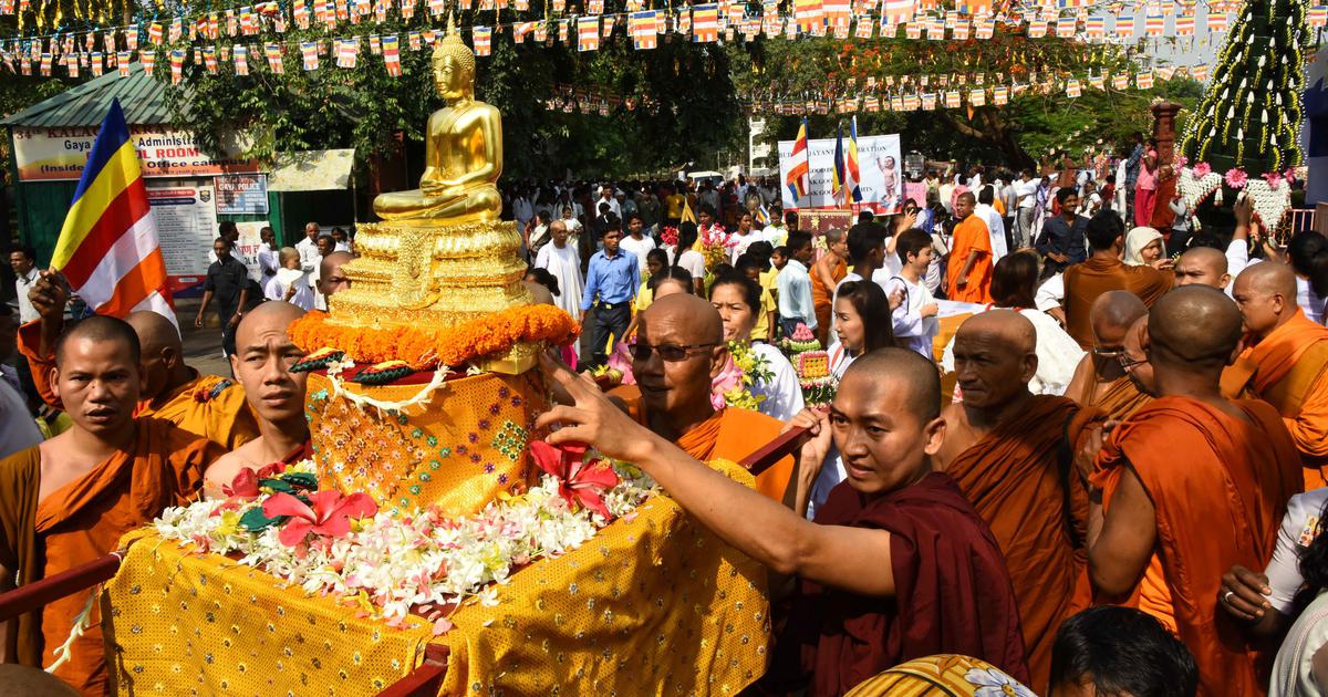 You are currently viewing एक पवित्र परंपरा के रूप में बौद्ध धर्म – Buddhism as a sacred tradition