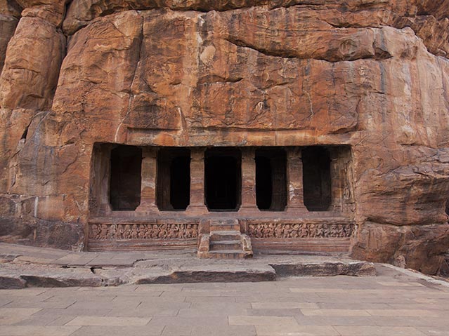 Read more about the article बादामी गुफा मंदिर का इतिहास – History of badami cave temple