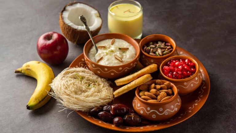 Read more about the article करवा चौथ की सरगी थाली है बेहद खास, ऐसे बनाएं – Sargi thali of karva chauth is very special, make it like this.