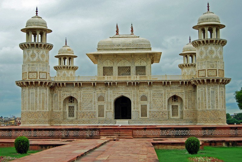 You are currently viewing इतिमादुद्दौला के मकबरे का इतिहास – History of itimaduddaula’s tomb