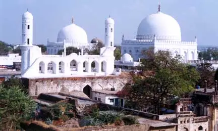 Read more about the article ख्वाजा बंदे नवाज़ दरगाह का इतिहास – History of khwaja bande nawaz dargah