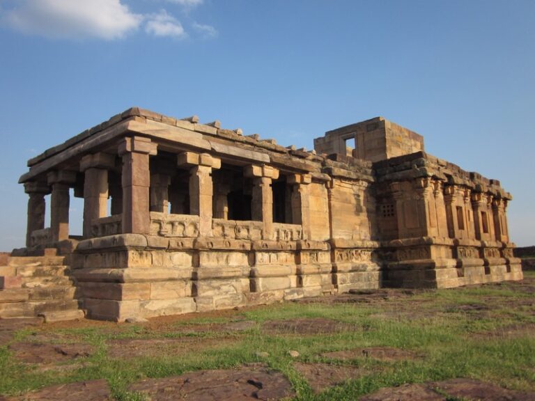 Read more about the article मेगुती जैन मंदिर का इतिहास – History of meguti jain temple