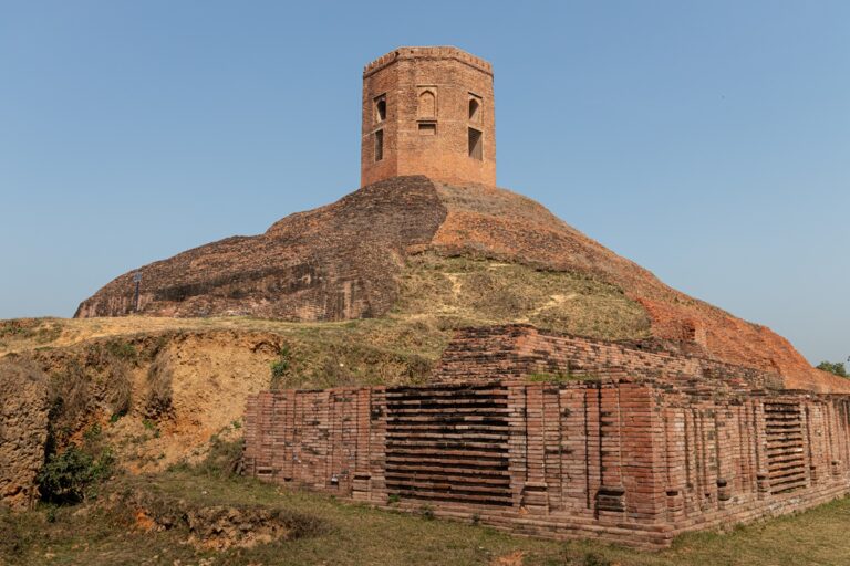 Read more about the article चौखंडी स्तूप का इतिहास – History of chaukhandi stupa