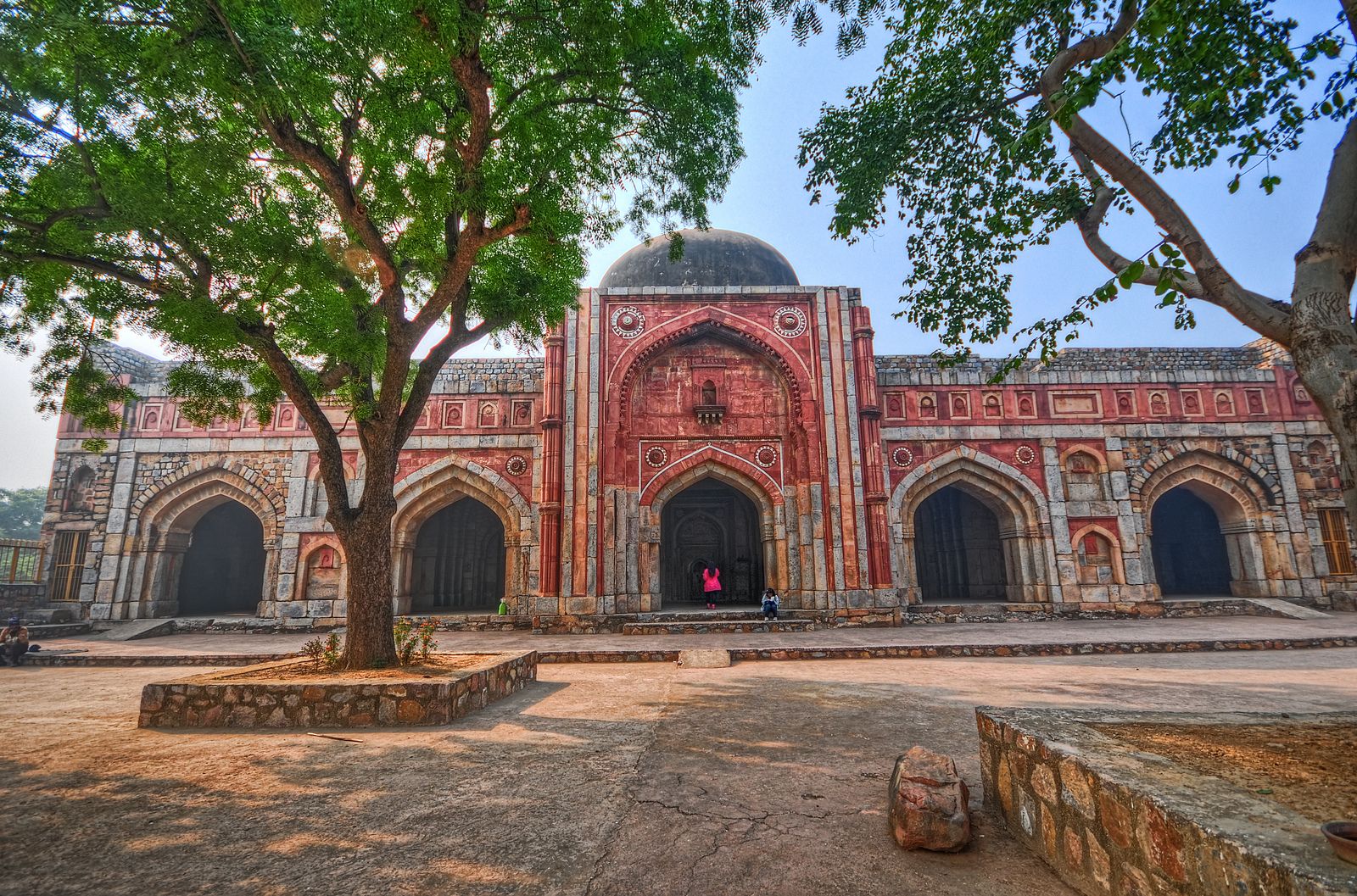 You are currently viewing जमाली कमाली मस्जिद का इतिहास – History of jamali kamali mosque