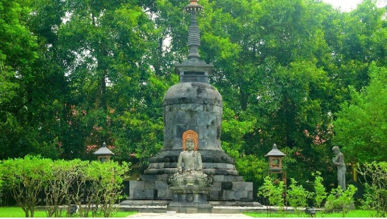 Read more about the article मेंडुत बौद्ध मठ का इतिहास – History of mendut buddhist monastery