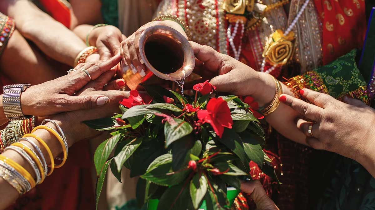 You are currently viewing जानिए हरियाली तीज की तिथि, पूजा विधि और आरती के बारे में – Know about the date, puja method and aarti of hariyali teej