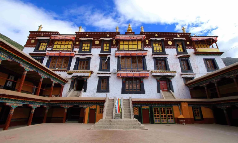 Read more about the article डेपुंग मठ का इतिहास – History of drepung monastery