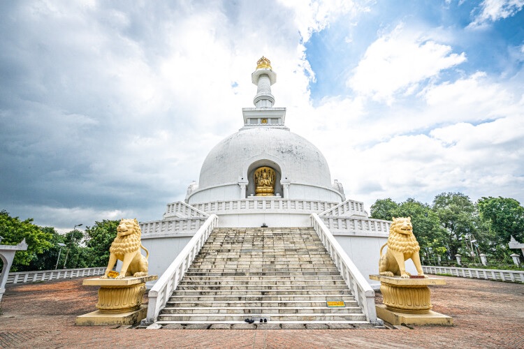 Read more about the article विश्व शांति स्तूप का इतिहास – History of vishwa shanti stupa