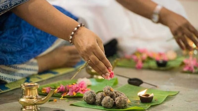 You are currently viewing आज है पितृ पक्ष का दूसरा श्राद्ध, जानें हर तिथि के श्राद्ध का विशेष महत्व – Today is the second shradh of pitru paksha, know the special importance of shradh of every date