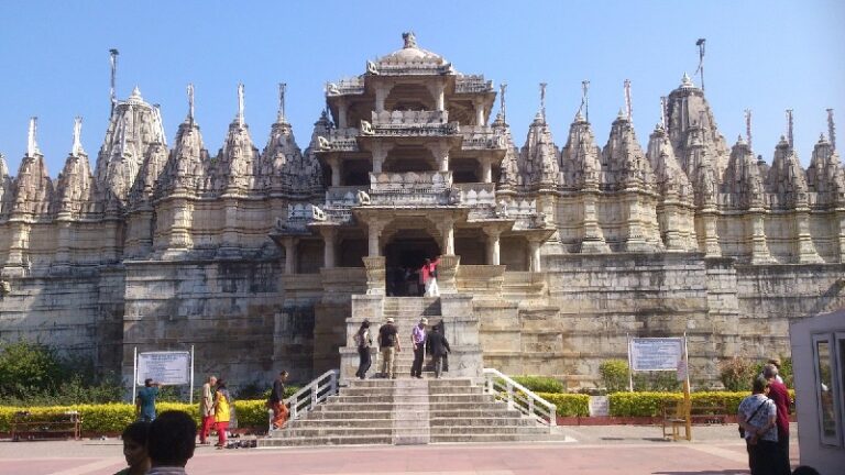 Read more about the article आदिनाथ जैन मंदिर का इतिहास – History of adinatha jain temple